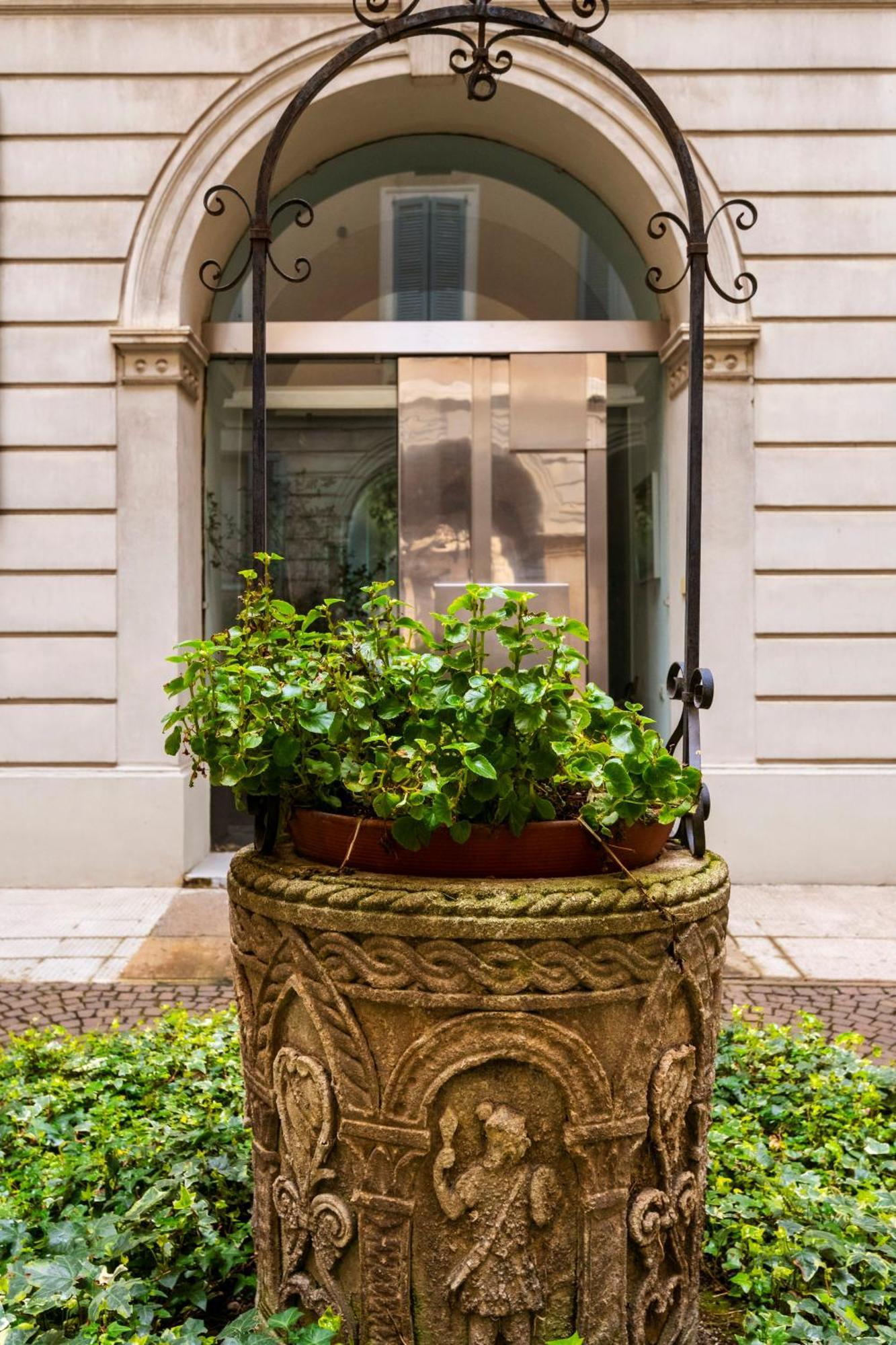 Real Jewel In Milano Cadorna Apartment Bagian luar foto